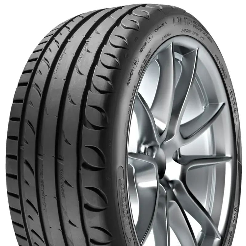 Taurus Ultra High Performance 225/45 R18 95 W XL